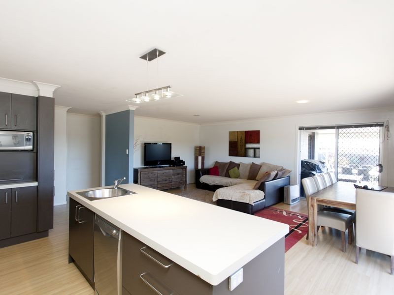 38 Ivy Crescent, Old Bar NSW 2430