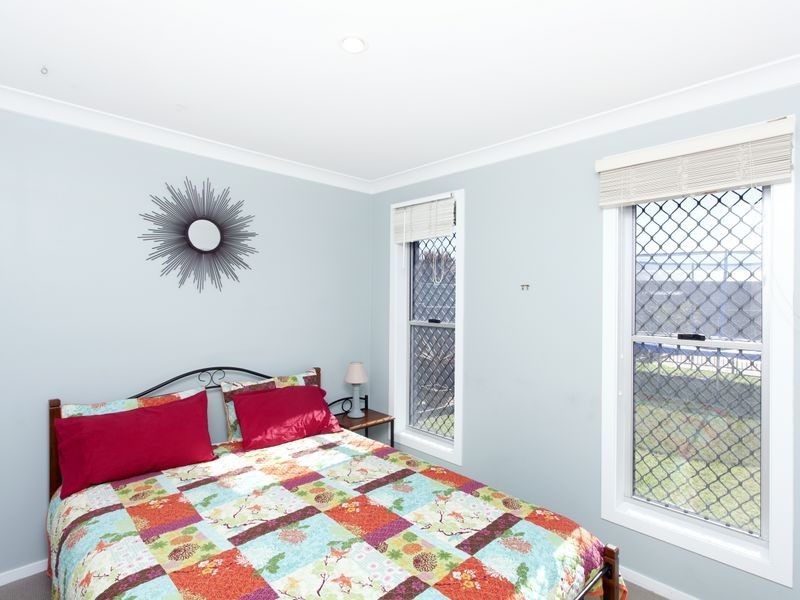 38 Ivy Crescent, Old Bar NSW 2430