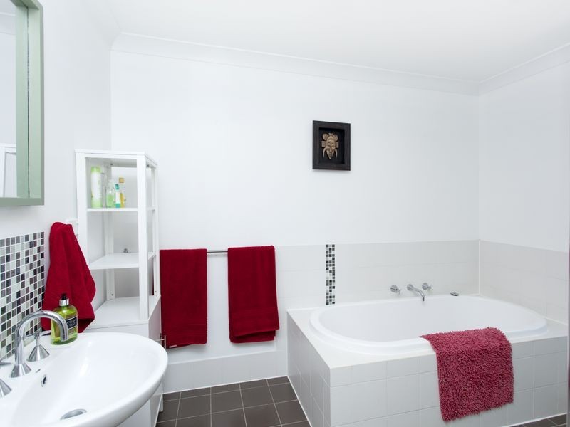 38 Ivy Crescent, Old Bar NSW 2430