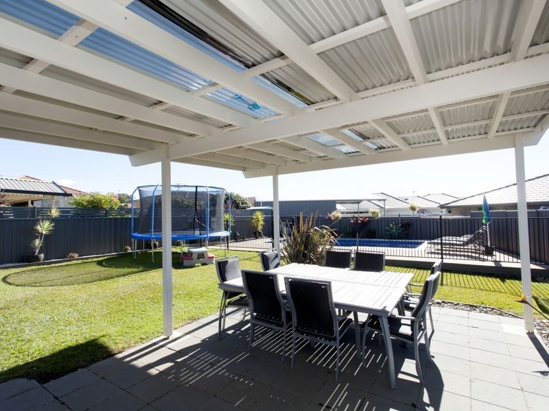 38 Ivy Crescent, Old Bar NSW 2430