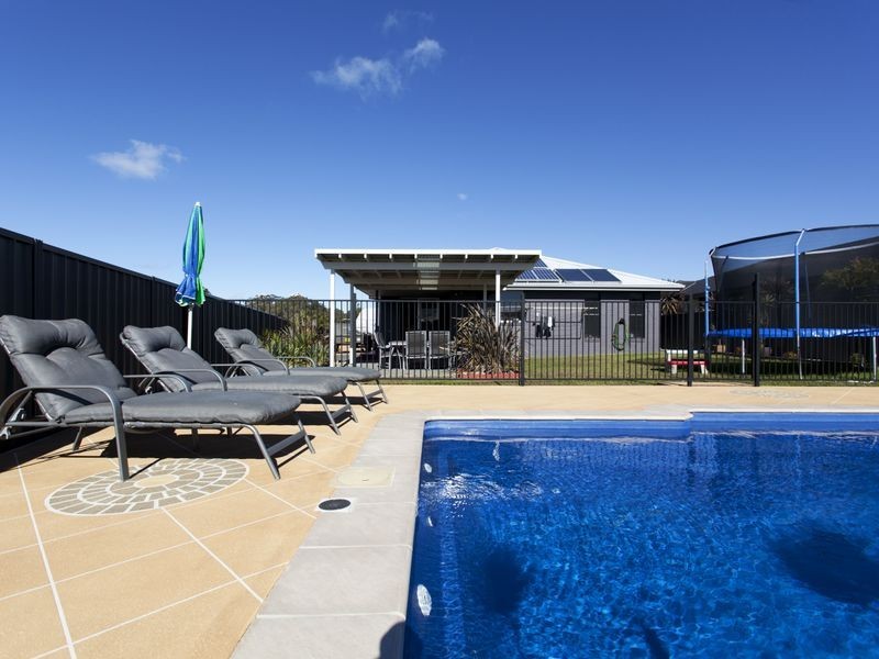 38 Ivy Crescent, Old Bar NSW 2430
