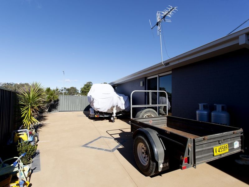 38 Ivy Crescent, Old Bar NSW 2430