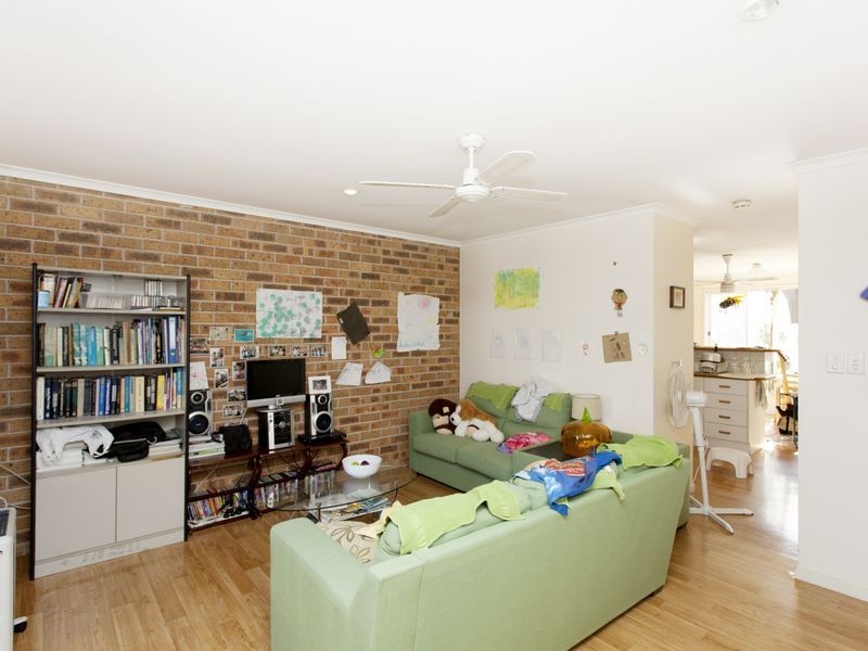 2/7 Farleigh Street, Old Bar NSW 2430