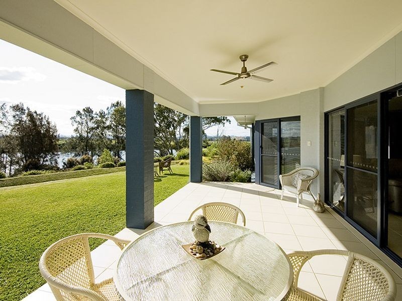 4 John Armstrong Drive, Taree NSW 2430