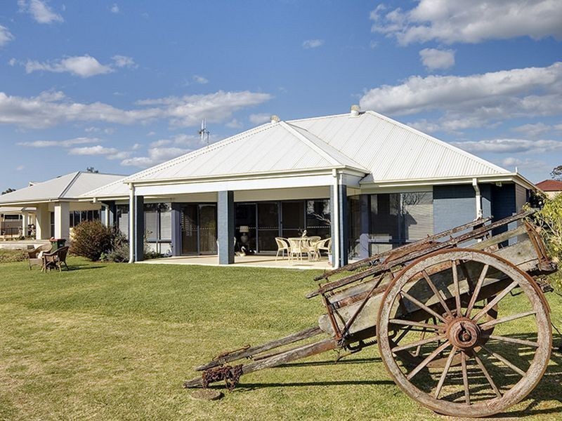 4 John Armstrong Drive, Taree NSW 2430