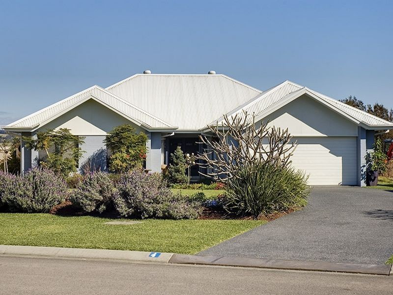 4 John Armstrong Drive, Taree NSW 2430