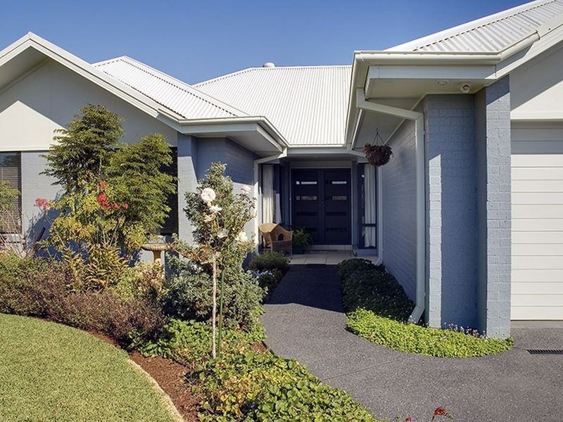 4 John Armstrong Drive, Taree NSW 2430