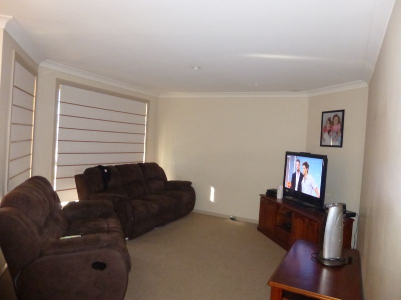 7 Yellowfin Avenue, Old Bar NSW 2430