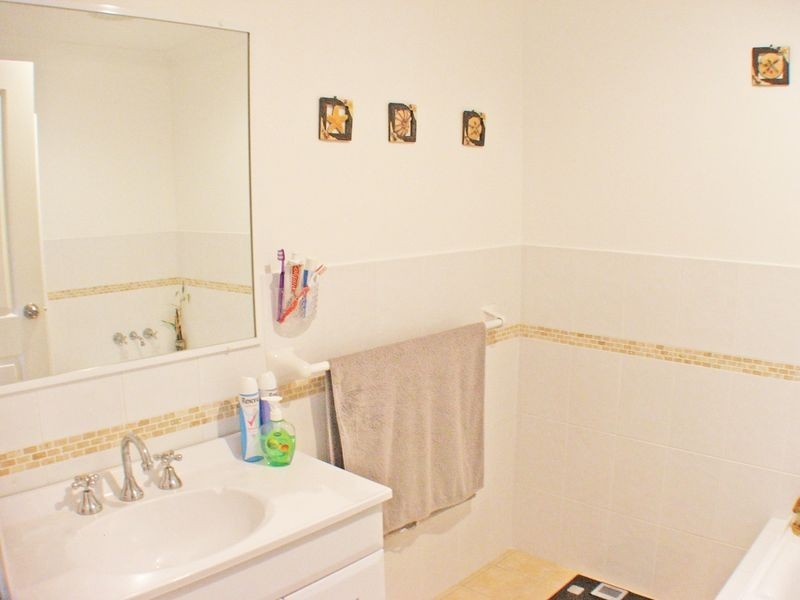 1/26 Ivy Cres, Old Bar NSW 2430