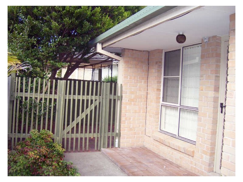 4/8 Bryan Street, Old Bar NSW 2430