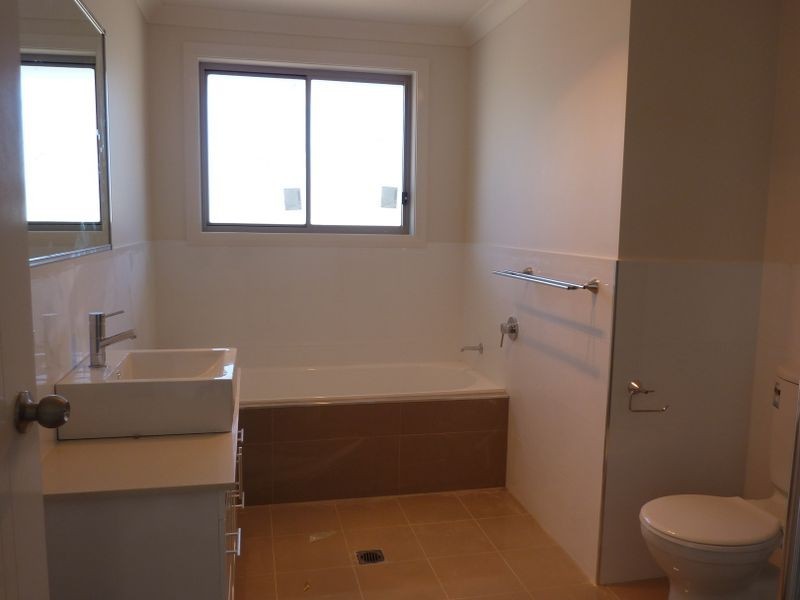 2/42 Albatross Way, Old Bar NSW 2430