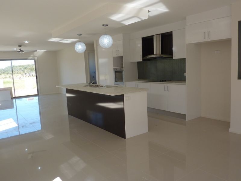 2/42 Albatross Way, Old Bar NSW 2430