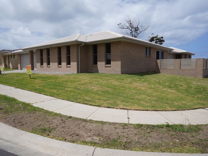2/42 Albatross Way, Old Bar NSW 2430
