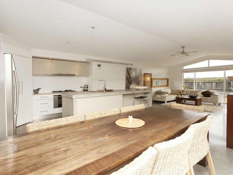 16 Shantull Drive, Wallabi Point NSW 2430