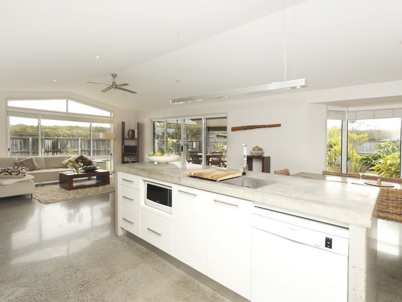 16 Shantull Drive, Wallabi Point NSW 2430