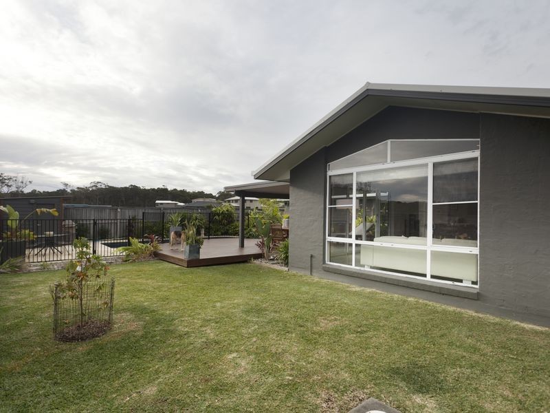 16 Shantull Drive, Wallabi Point NSW 2430