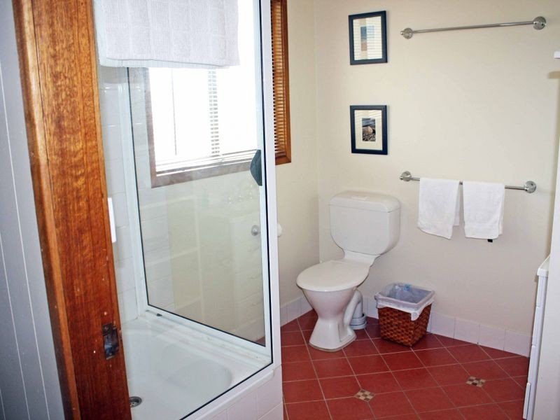 16 Lewis Street, Old Bar NSW 2430