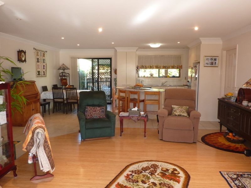 2/78 Old Bar Road, Old Bar NSW 2430