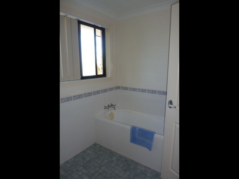 2/78 Old Bar Road, Old Bar NSW 2430