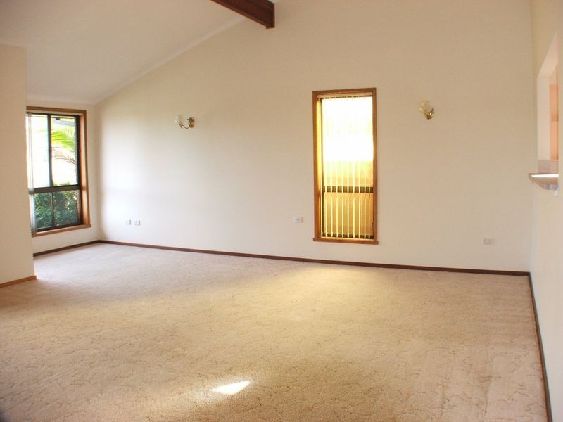1 & 2/85 Old Bar Road, Old Bar NSW 2430