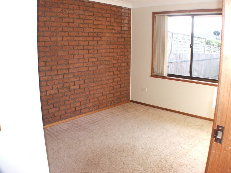 1 & 2/85 Old Bar Road, Old Bar NSW 2430