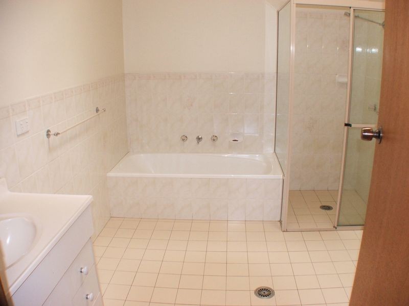 1 & 2/85 Old Bar Road, Old Bar NSW 2430