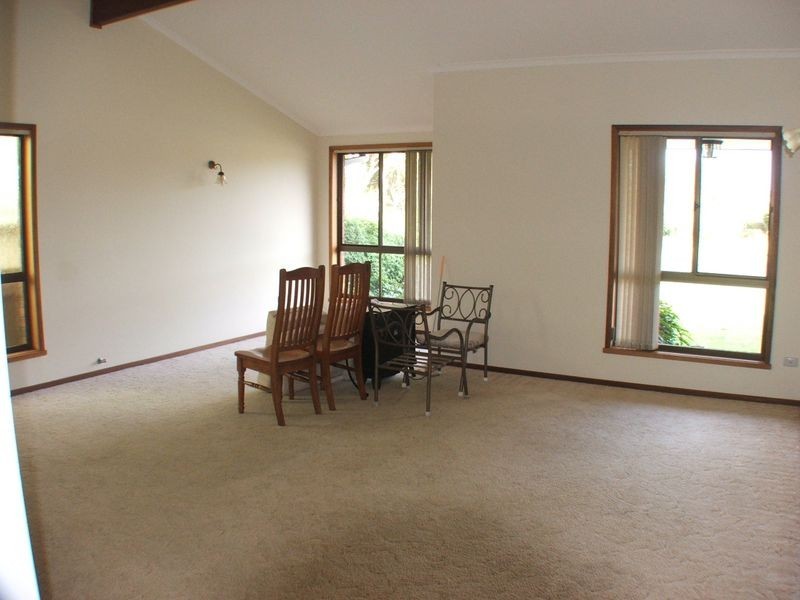 1 & 2/85 Old Bar Road, Old Bar NSW 2430