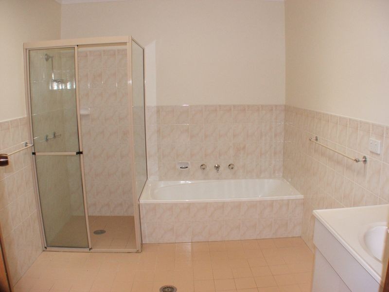 1 & 2/85 Old Bar Road, Old Bar NSW 2430