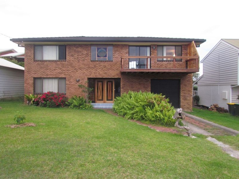 1 Beach Street, Wallabi Point NSW 2430