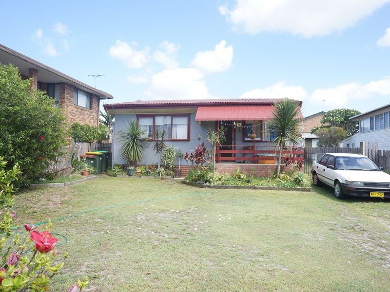 3 Lewis Street, Old Bar NSW 2430