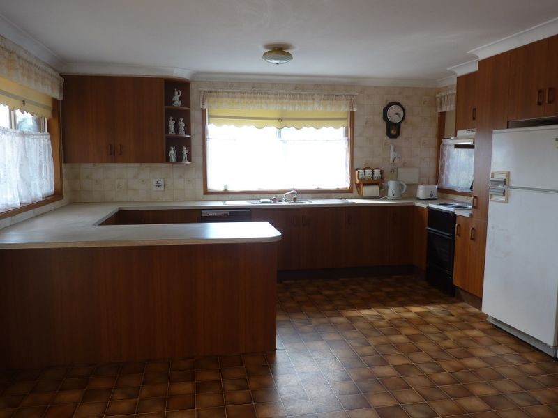 2 Rushby Drive, Old Bar NSW 2430