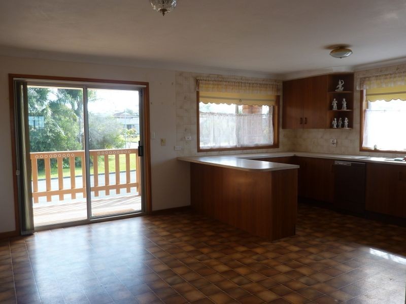 2 Rushby Drive, Old Bar NSW 2430