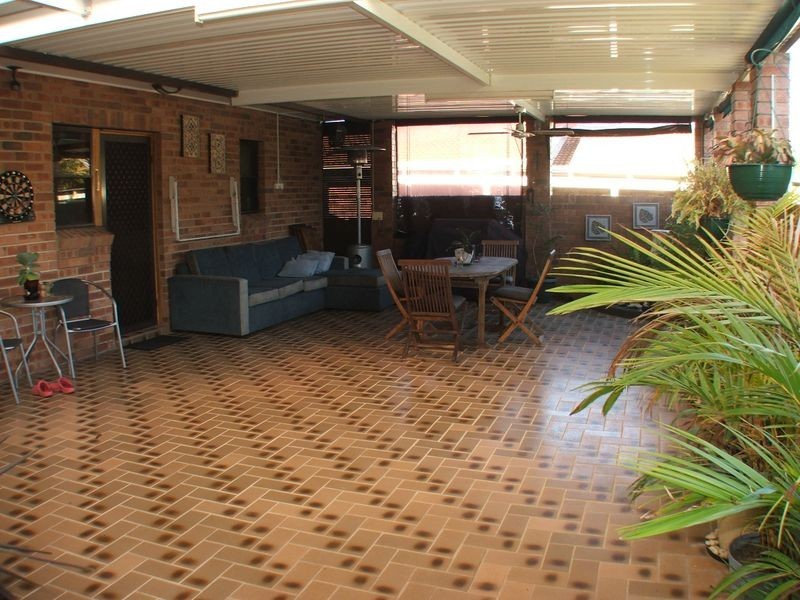 15 Cross Street, Old Bar NSW 2430