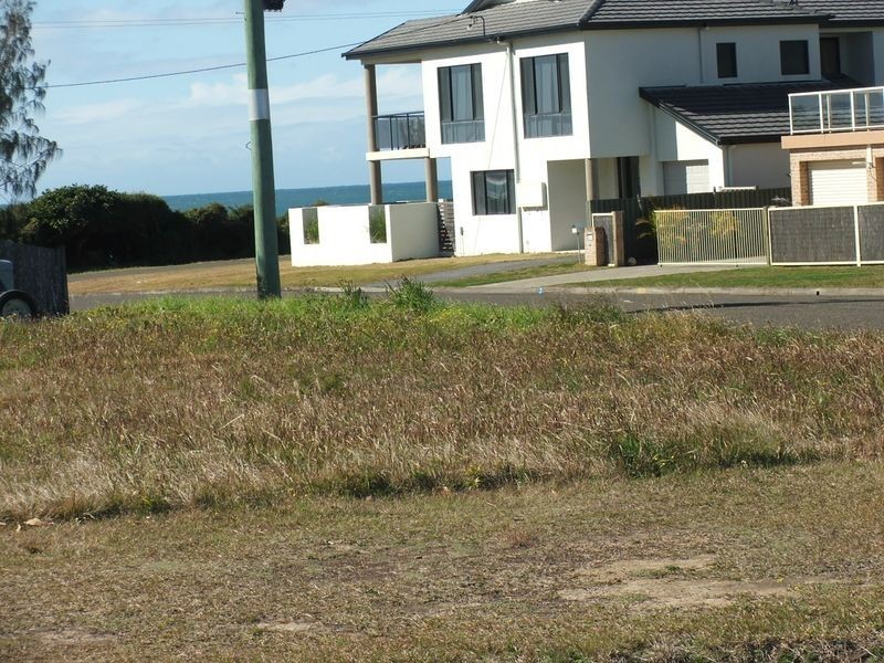 23 Ocean Drive, Wallabi Point NSW 2430