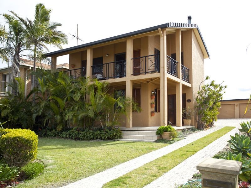 9 Lewis Street, Old Bar NSW 2430