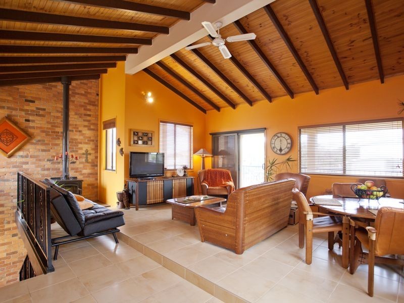 9 Lewis Street, Old Bar NSW 2430