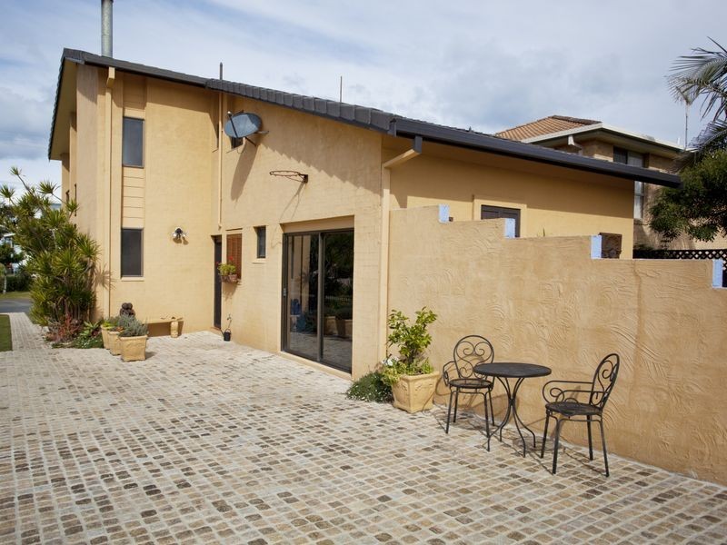 9 Lewis Street, Old Bar NSW 2430