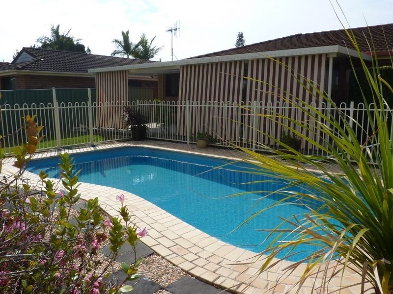 35 Gannet Crescent, Old Bar NSW 2430