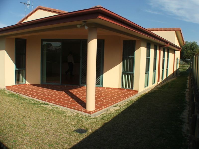 1/19 Mistral Place, Old Bar NSW 2430