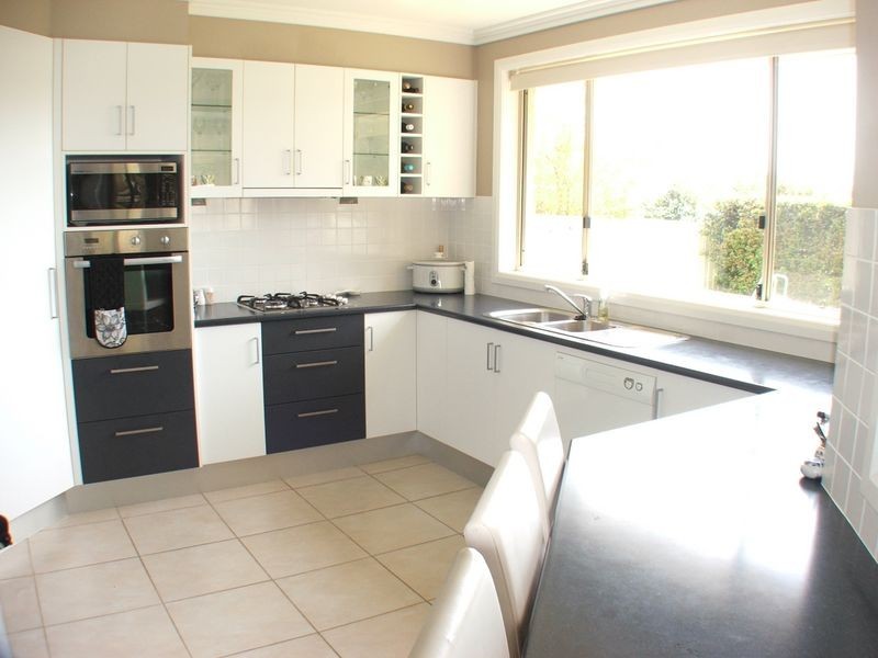7 Ivy Crescent, Old Bar NSW 2430