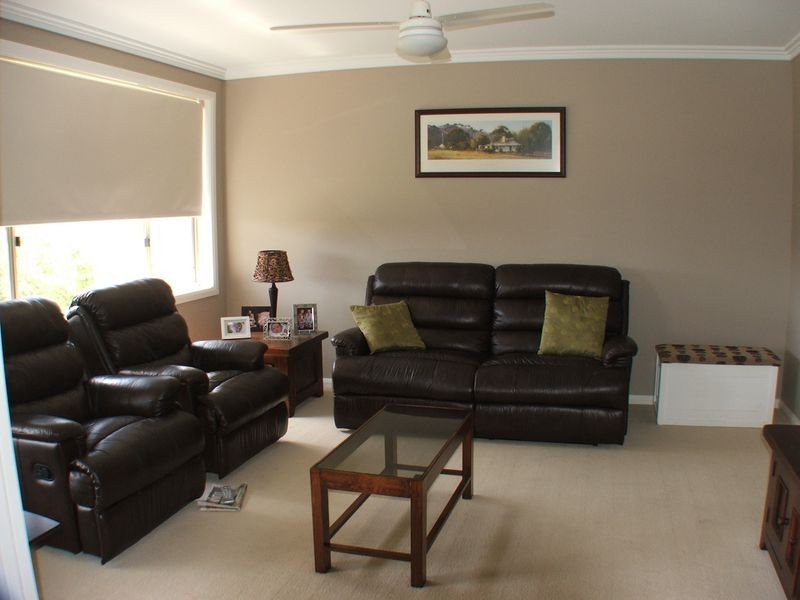 7 Ivy Crescent, Old Bar NSW 2430