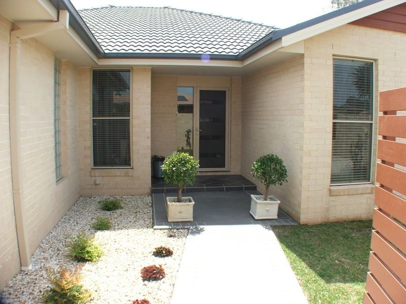 7 Ivy Crescent, Old Bar NSW 2430