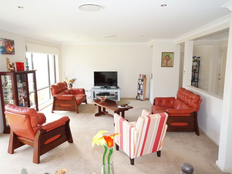37 Albatross Way, Old Bar NSW 2430