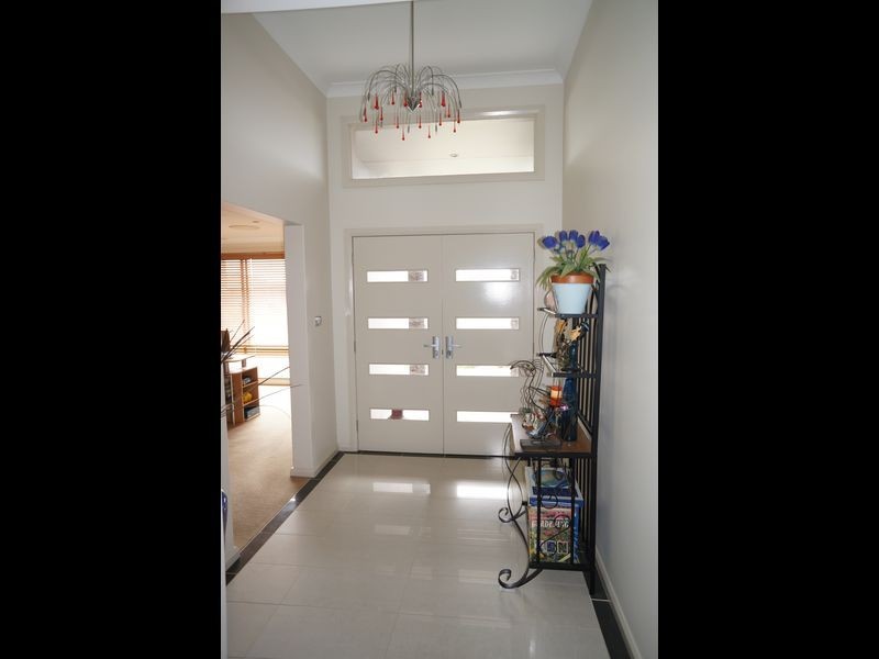 37 Albatross Way, Old Bar NSW 2430