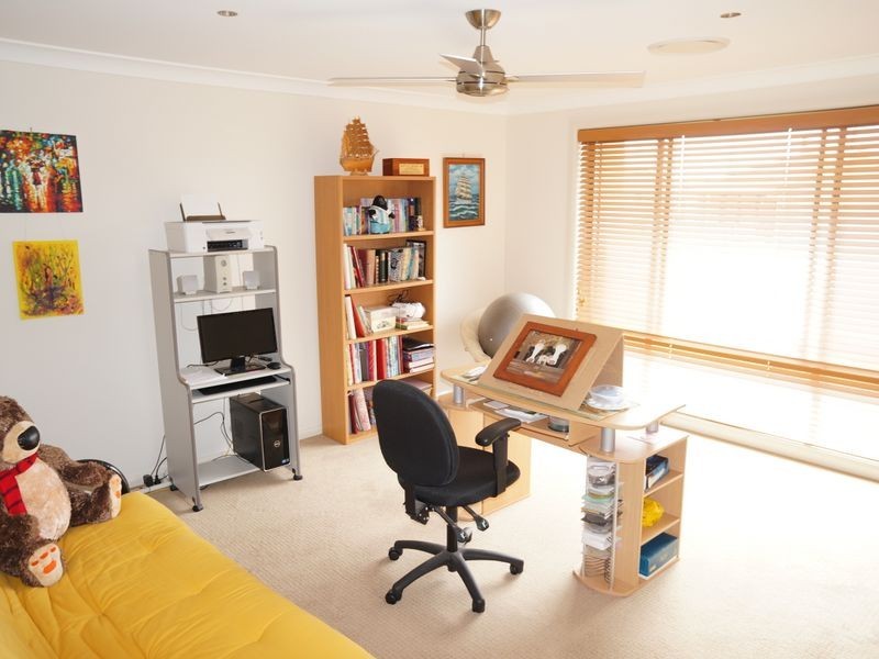 37 Albatross Way, Old Bar NSW 2430