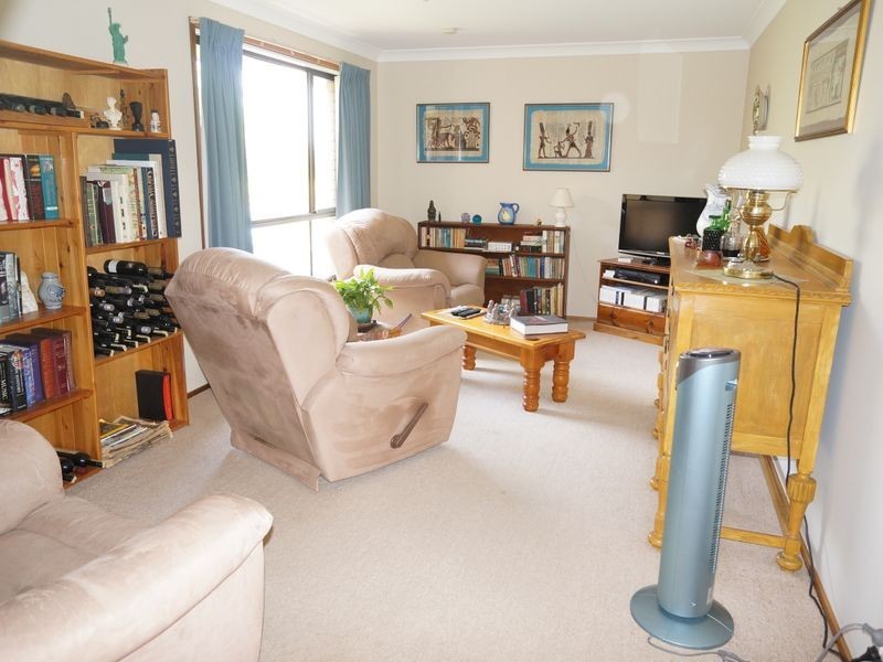 39 Molong Road, Old Bar NSW 2430