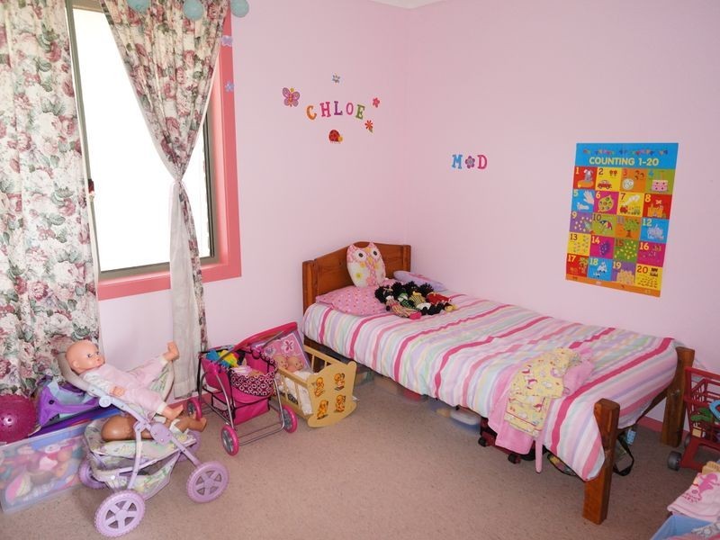 33a Carrabeen Drive, Old Bar NSW 2430