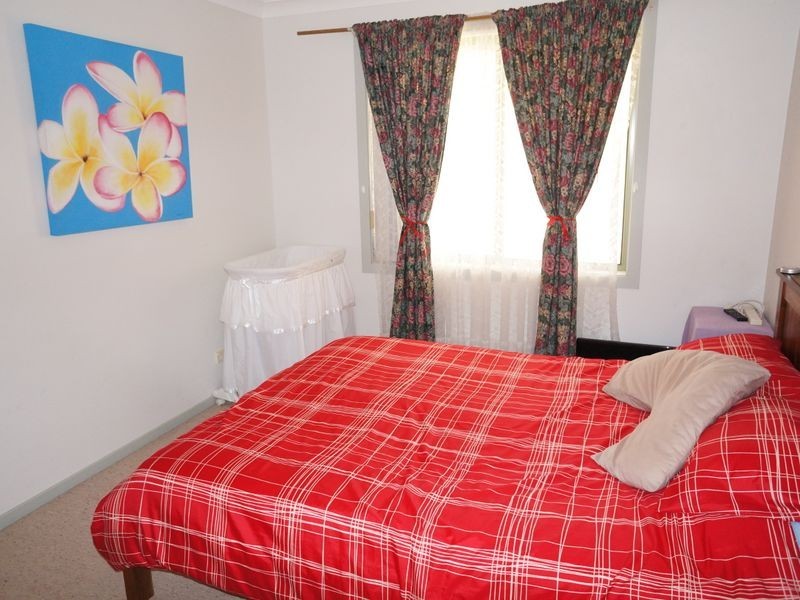 33a Carrabeen Drive, Old Bar NSW 2430
