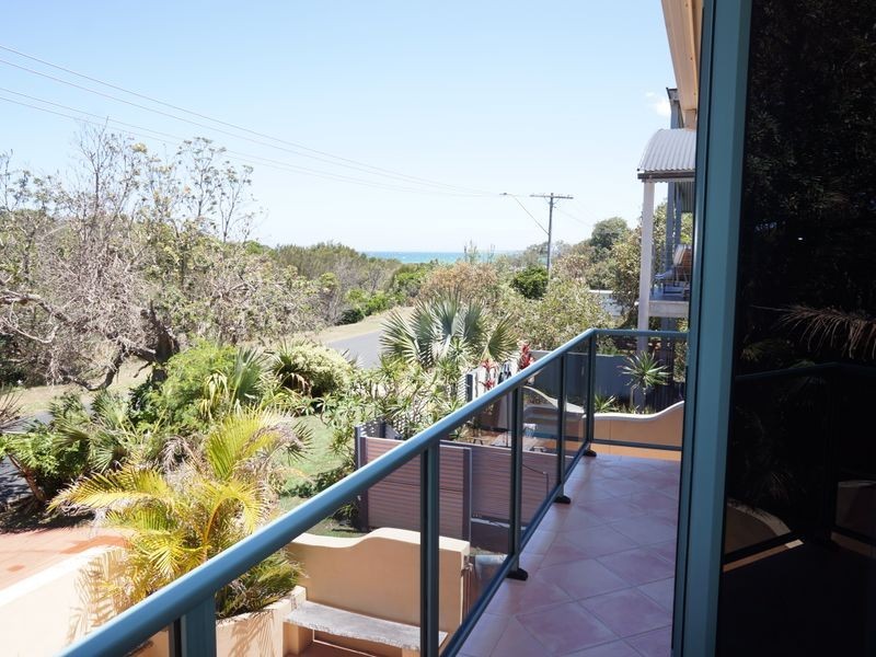 7 Pacific Parade, Old Bar NSW 2430