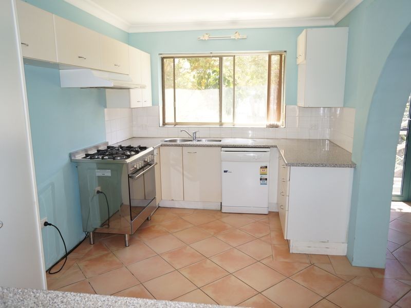 7 Pacific Parade, Old Bar NSW 2430